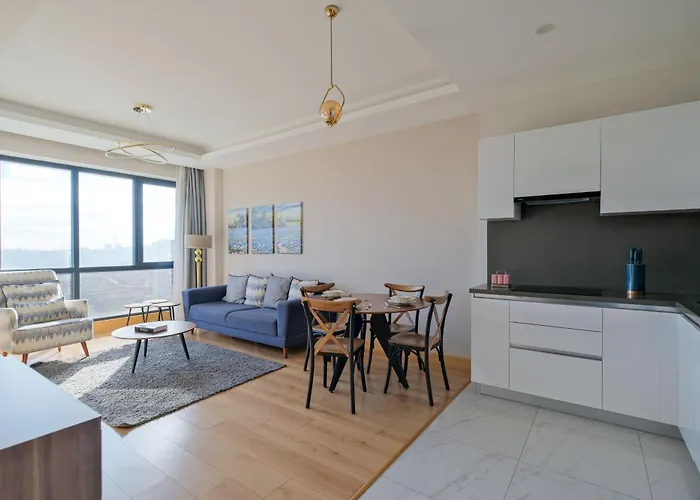 Apartment Grand By Newinn