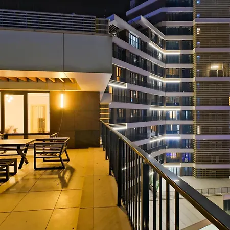 Apartment Grand By Newinn