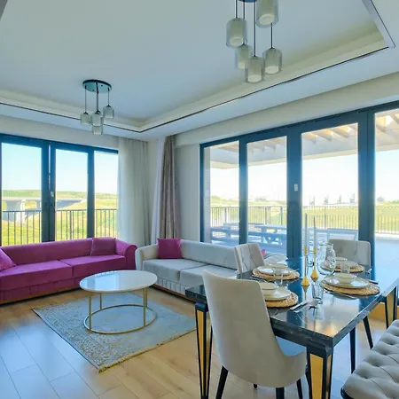 Apartment Grand By Newinn *
