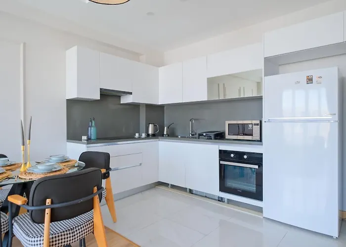 Grand By Newinn Διαμέρισμα *